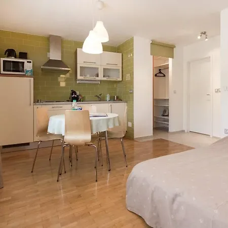 Apartment Rainbow Studio *